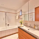 Haus Dr Muxel * Lech am Arlberg